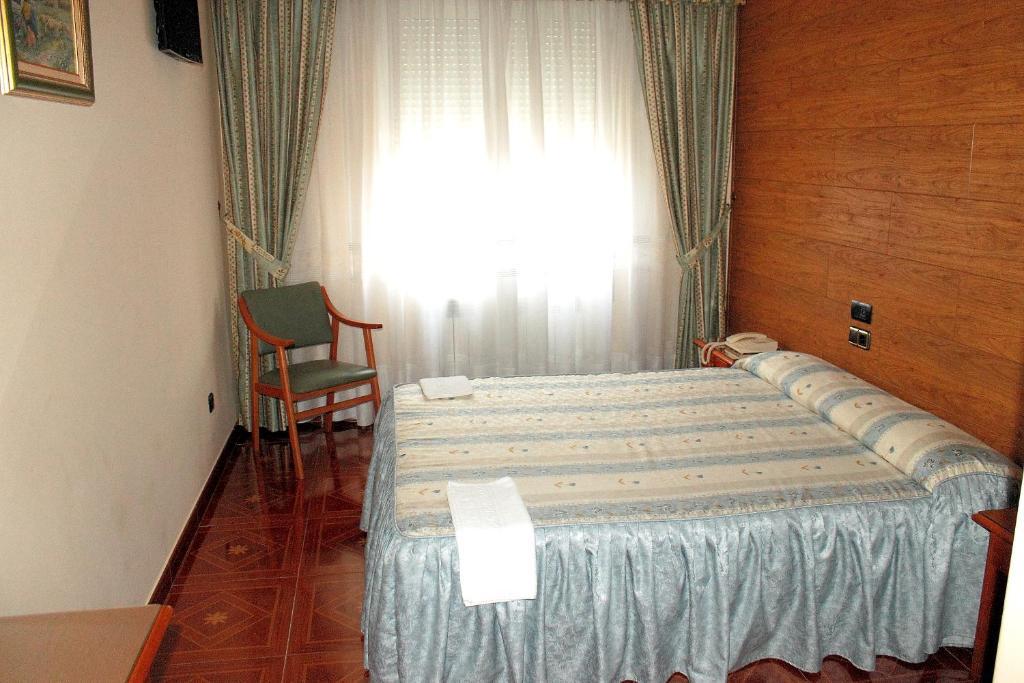 Hostal Castilla ベナベンテ 部屋 写真